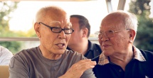 林依晨接受直播专访颁奖典礼：《澎湖》传递统一之愿影人的思想碰撞，同样是“金鸡直播间”所追寻的优质内容。